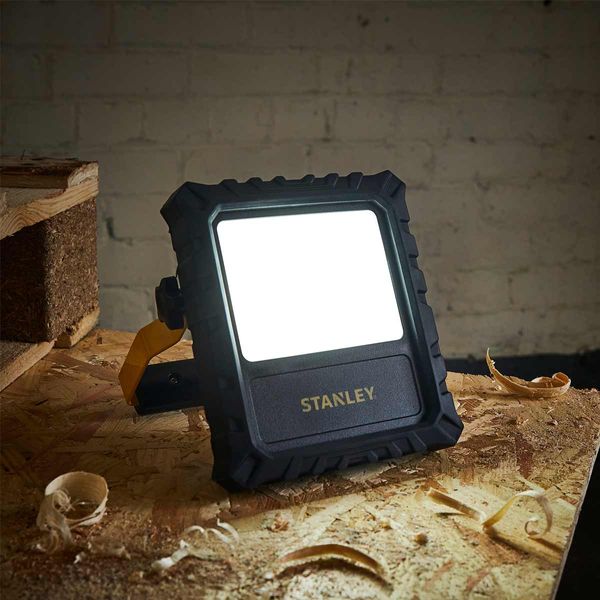 Stanley LED Rechargable Work Light (1000lm / 10W)